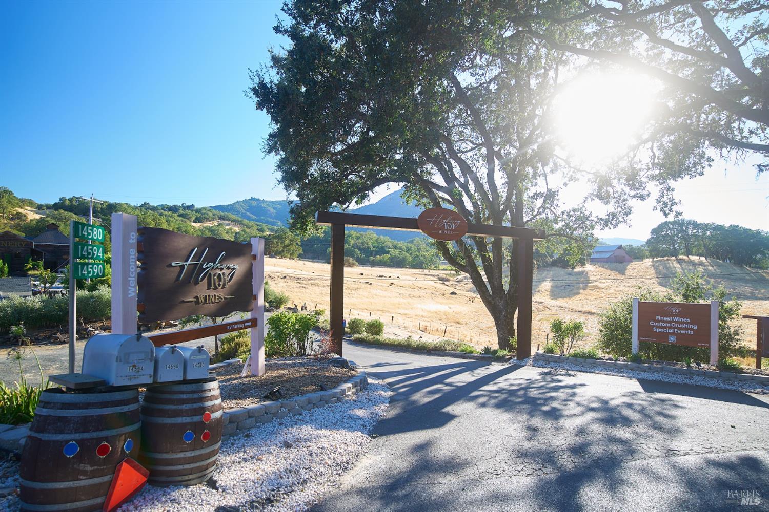 Detail Gallery Image 14 of 26 For 14600 S Highway 101, Hopland,  CA 95449 - – Beds | – Baths