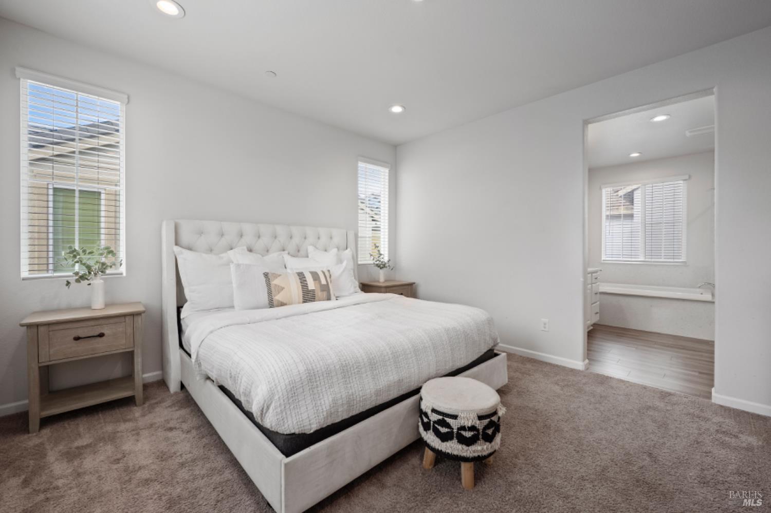 Detail Gallery Image 10 of 25 For 2148 Karen Pl, Rohnert Park,  CA 94928 - 4 Beds | 2/1 Baths