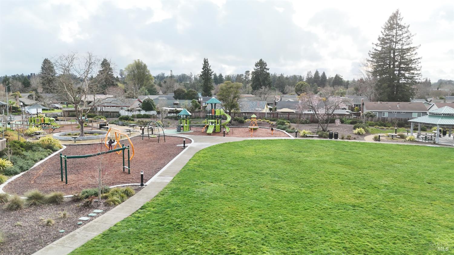 Detail Gallery Image 10 of 11 For 8432 Lasalle Ave, Cotati,  CA 94931 - 2 Beds | 2 Baths