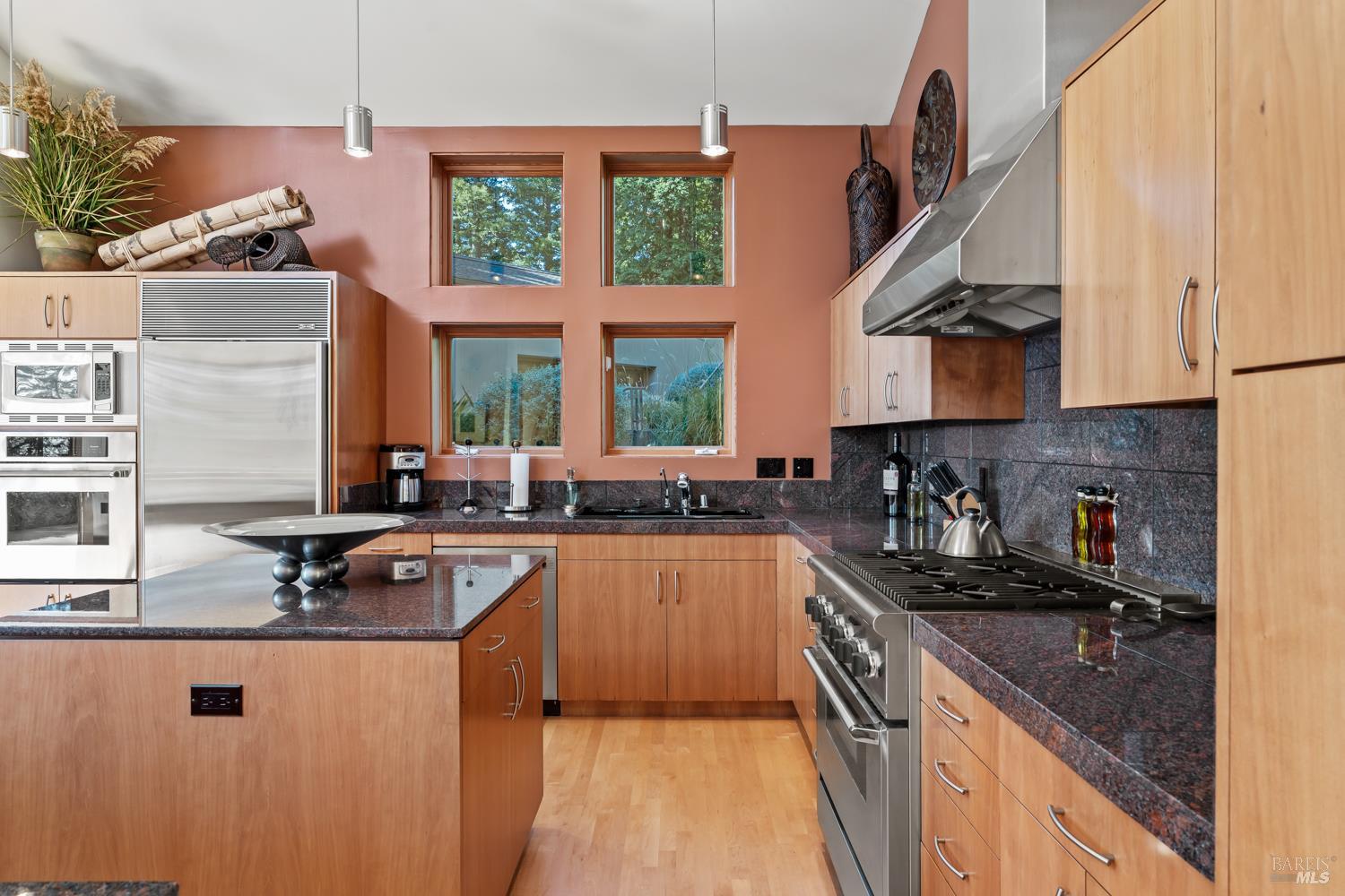 Detail Gallery Image 20 of 42 For 700 Holmes Ranch Rd, Philo,  CA 95466 - 3 Beds | 3 Baths