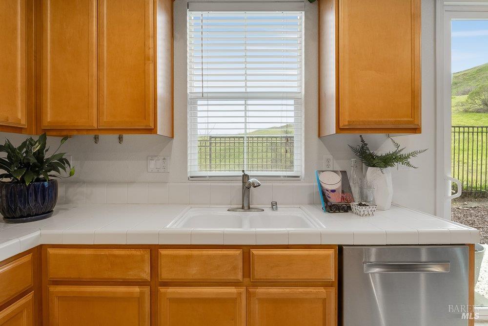 Detail Gallery Image 21 of 70 For 6606 Deerfield Dr, Vallejo,  CA 94591 - 4 Beds | 2/1 Baths