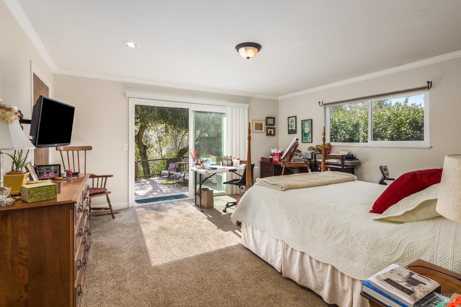 Detail Gallery Image 10 of 16 For 5960 Yerba Buena Rd, Santa Rosa,  CA 95409 - 4 Beds | 2/1 Baths