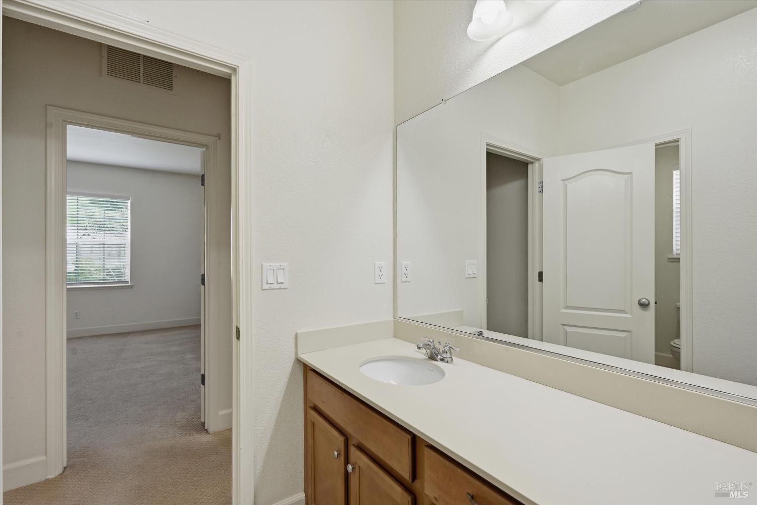 Detail Gallery Image 27 of 33 For 2017 Verbena Dr, Santa Rosa,  CA 95404 - 3 Beds | 2/1 Baths