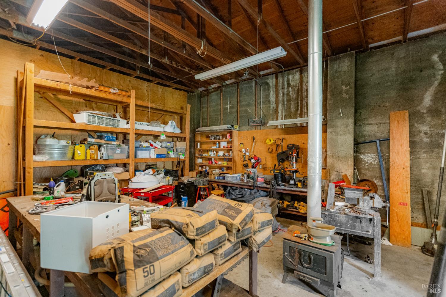 Detail Gallery Image 21 of 45 For 34201 Highway 128 Hwy, Cloverdale,  CA 95425 - 2 Beds | 2 Baths