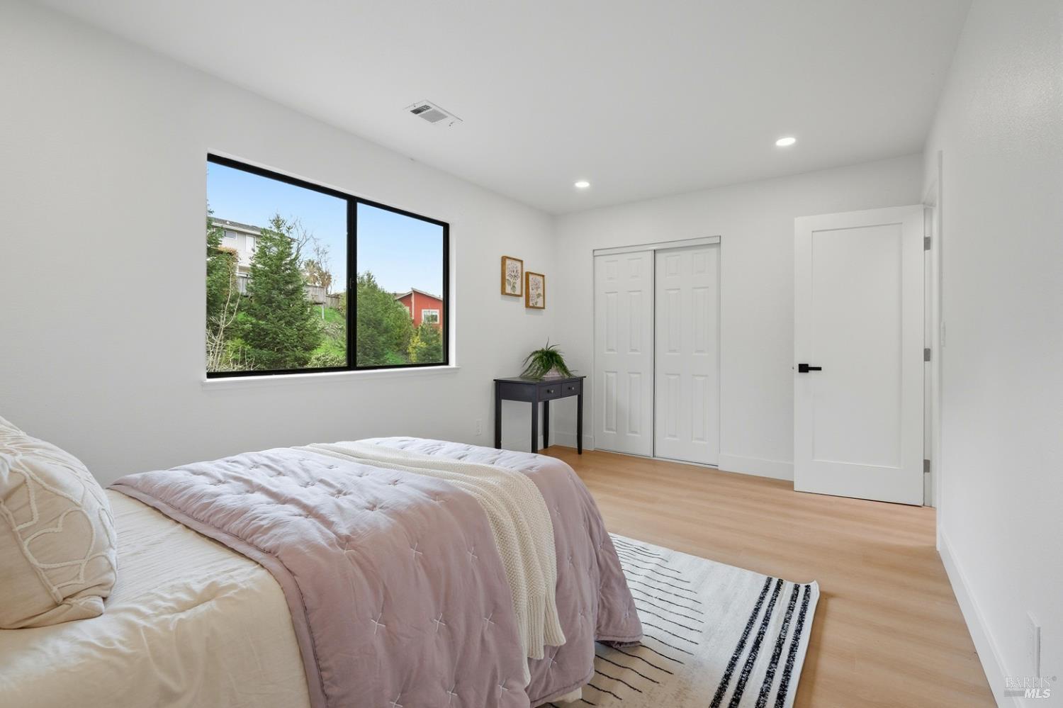 Detail Gallery Image 24 of 41 For 151 Kathy Ellen Ct, Vallejo,  CA 94591 - 5 Beds | 3 Baths