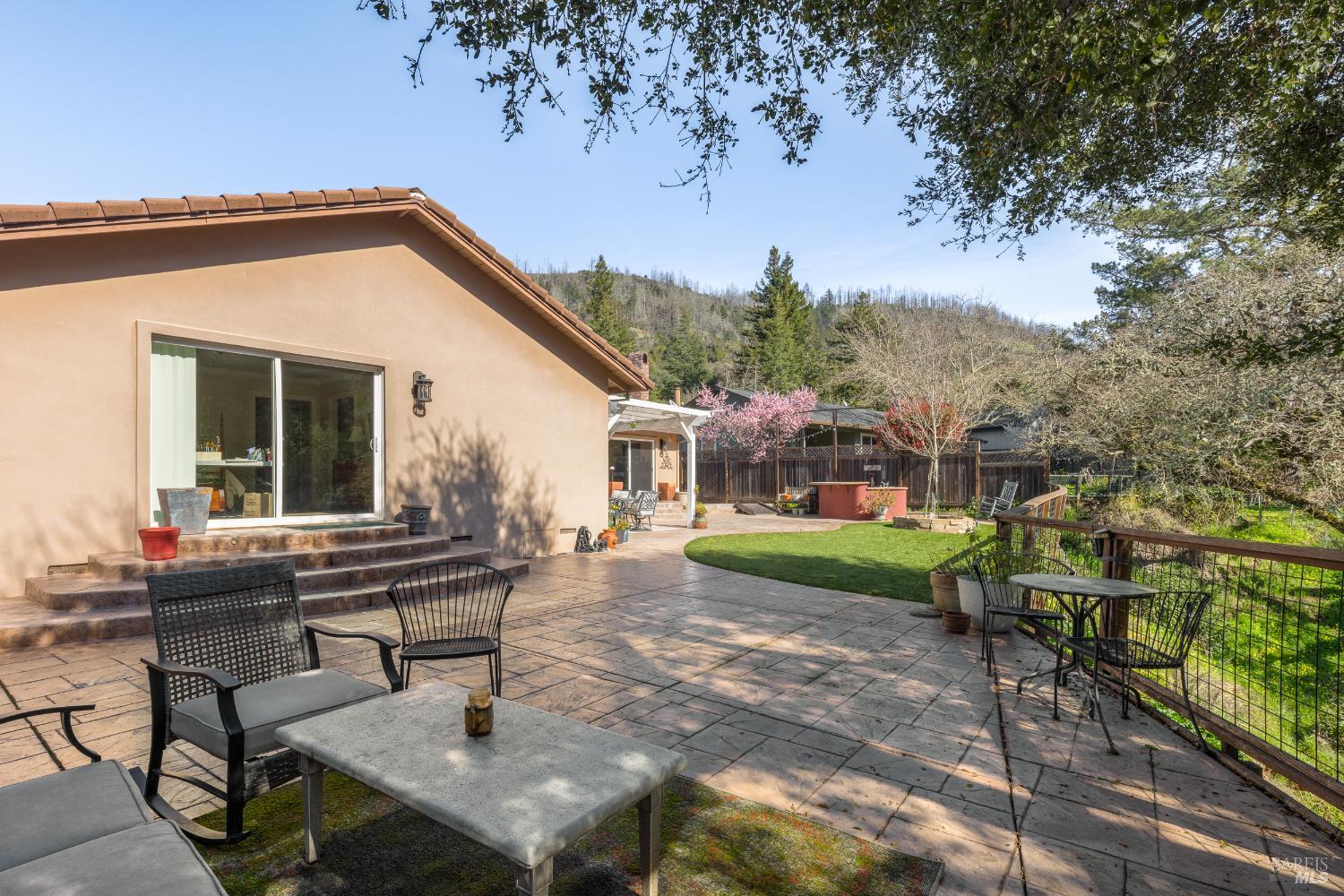 Detail Gallery Image 15 of 16 For 5960 Yerba Buena Rd, Santa Rosa,  CA 95409 - 4 Beds | 2/1 Baths