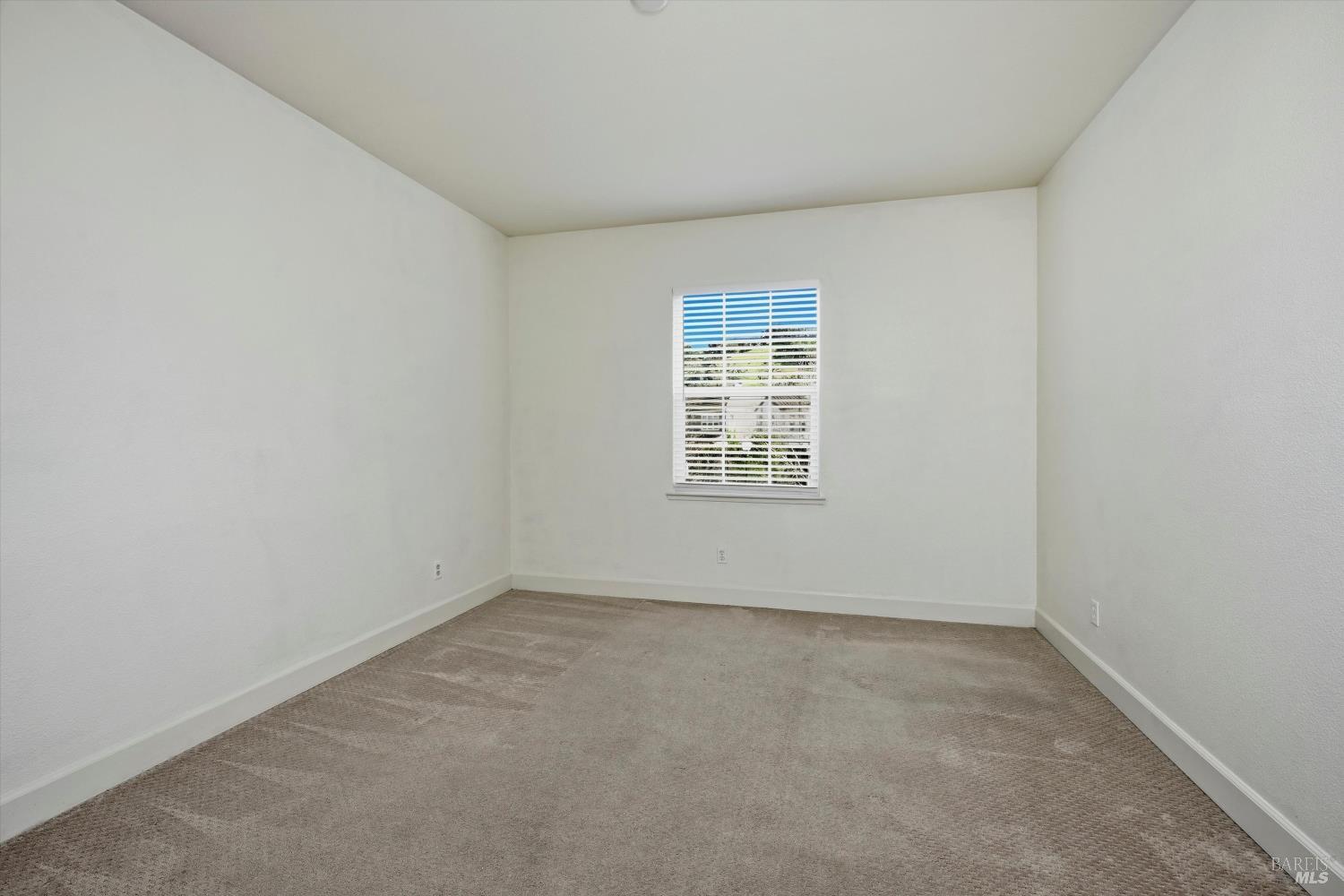 Detail Gallery Image 24 of 33 For 2017 Verbena Dr, Santa Rosa,  CA 95404 - 3 Beds | 2/1 Baths