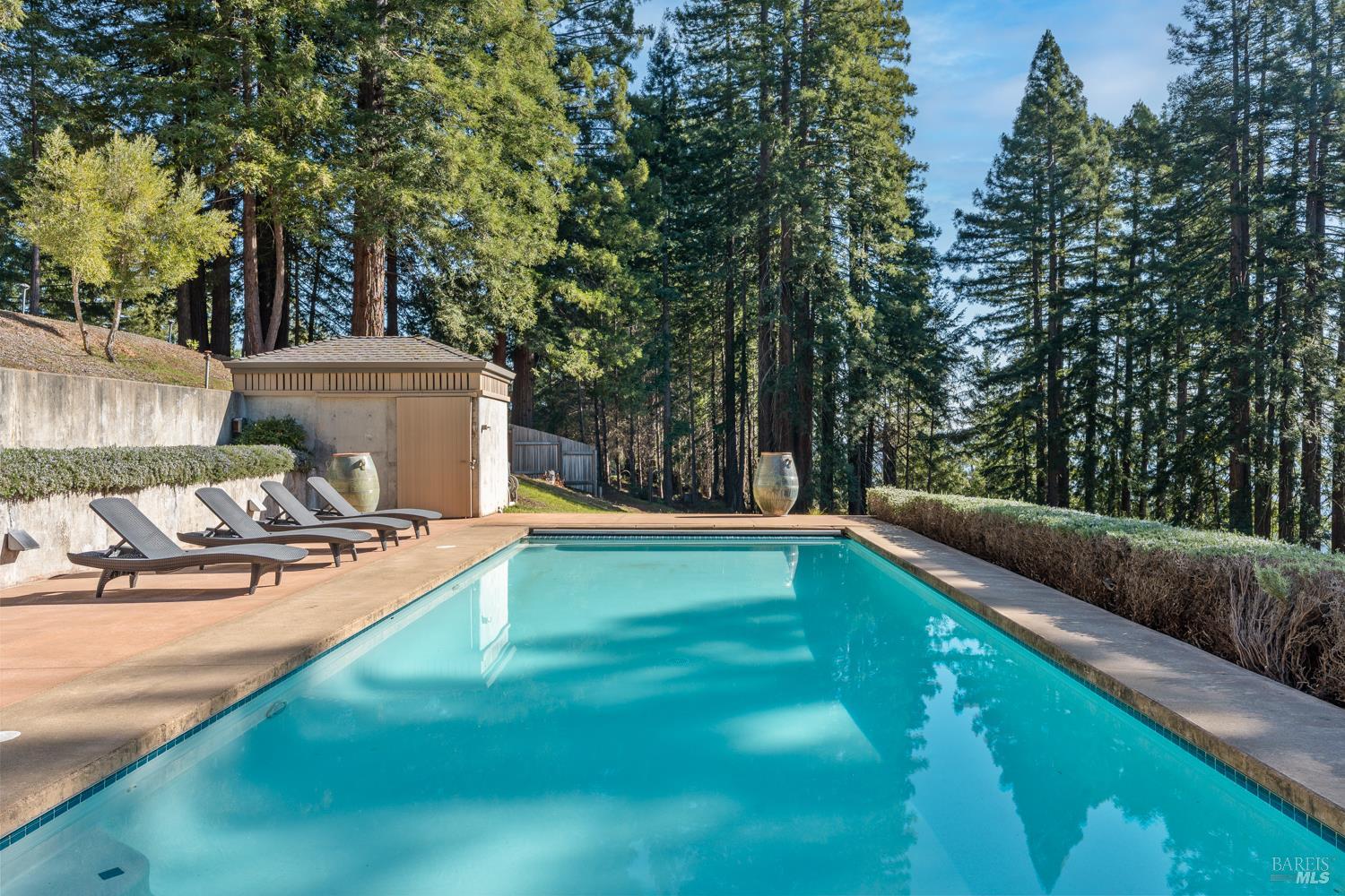 Detail Gallery Image 5 of 42 For 700 Holmes Ranch Rd, Philo,  CA 95466 - 3 Beds | 3 Baths