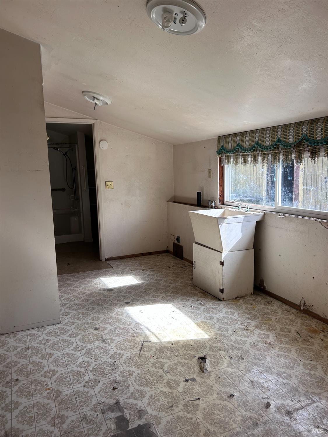 Detail Gallery Image 20 of 22 For 1005 Poplar Rd, Vacaville,  CA 95687 - 3 Beds | 1 Baths