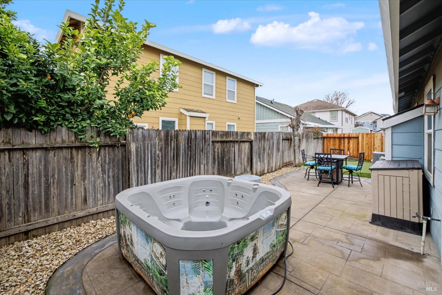 Detail Gallery Image 21 of 39 For 984 Countrywood Cir, Vacaville,  CA 95687 - 3 Beds | 2 Baths