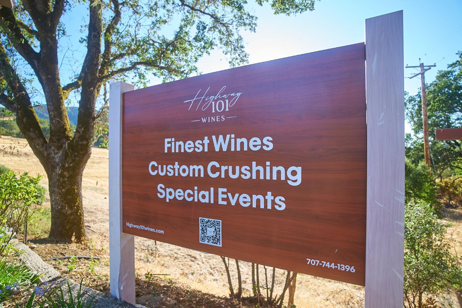 Detail Gallery Image 2 of 26 For 14600 S Highway 101, Hopland,  CA 95449 - – Beds | – Baths