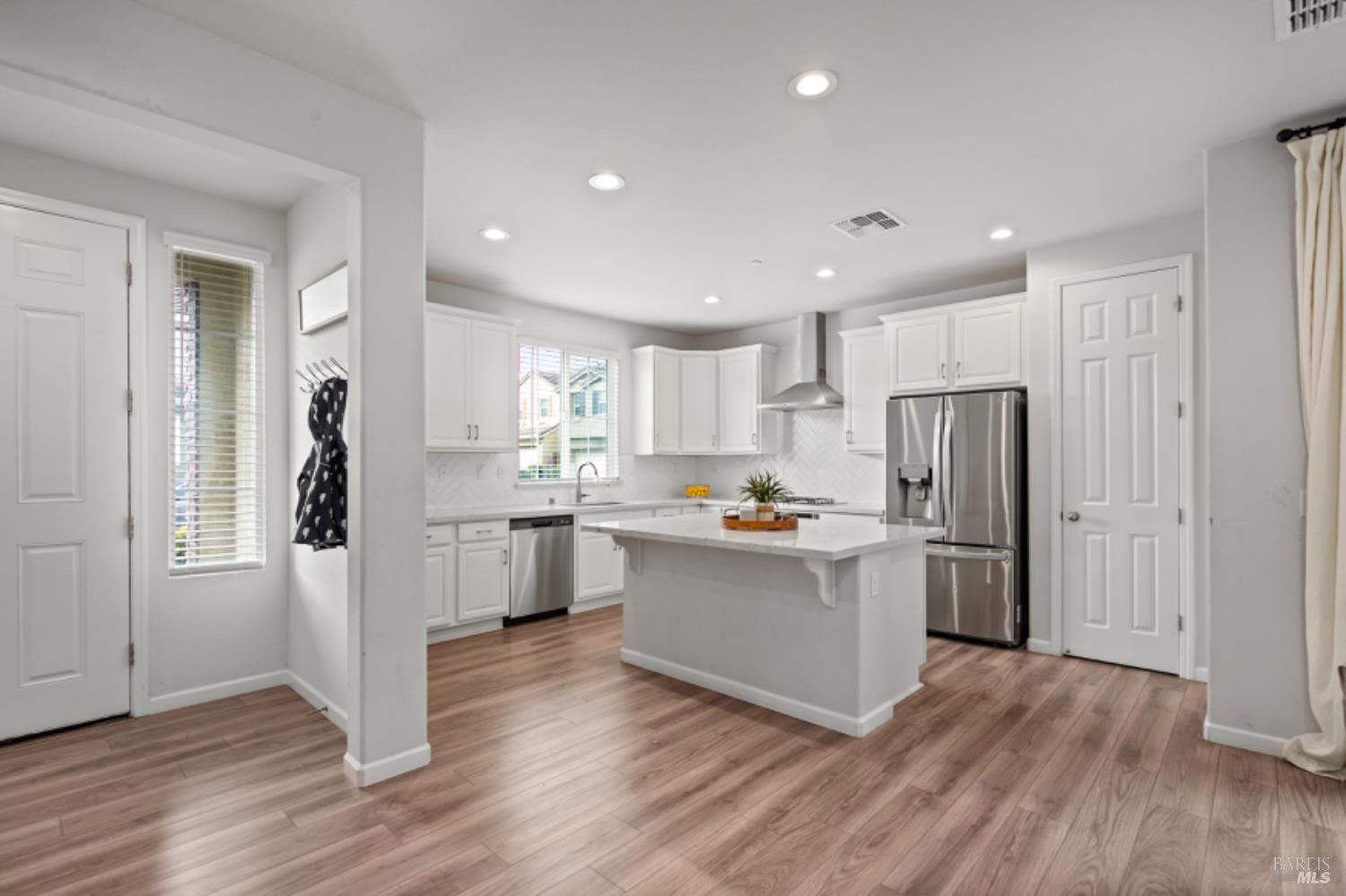 Detail Gallery Image 3 of 25 For 2148 Karen Pl, Rohnert Park,  CA 94928 - 4 Beds | 2/1 Baths