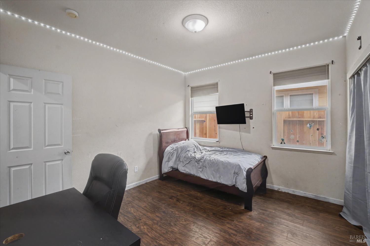 Detail Gallery Image 12 of 39 For 984 Countrywood Cir, Vacaville,  CA 95687 - 3 Beds | 2 Baths