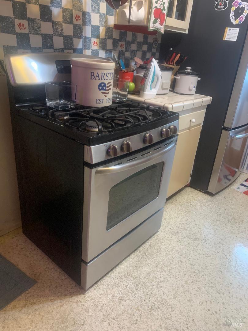 Detail Gallery Image 7 of 27 For 2581 Elm St, Napa,  CA 94558 - 3 Beds | 1 Baths