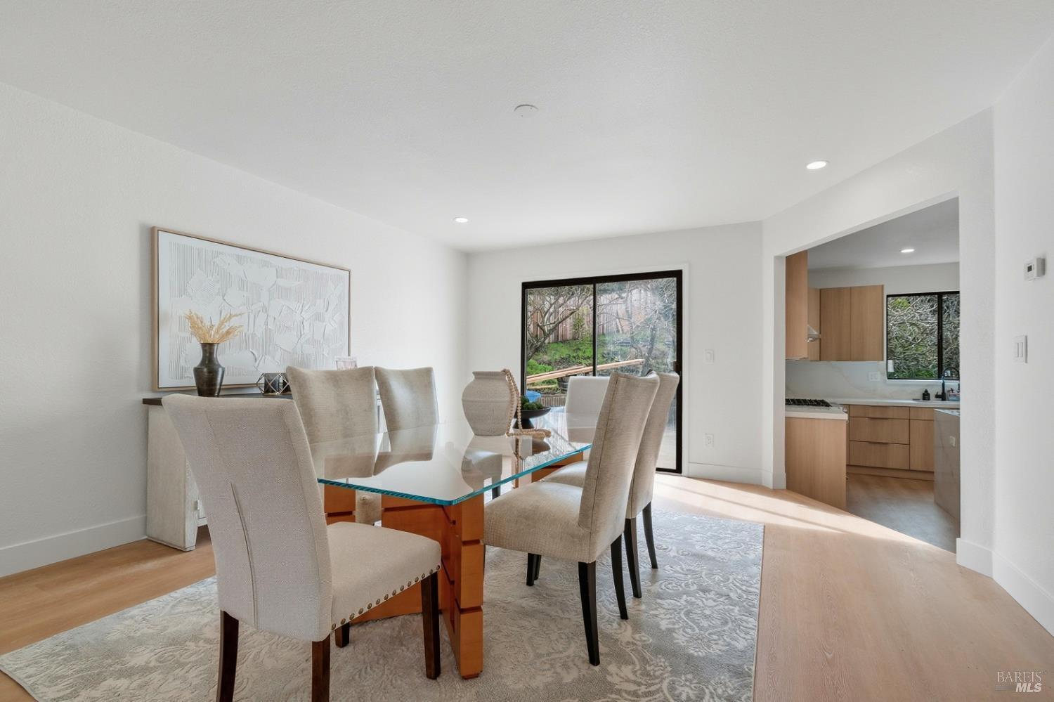 Detail Gallery Image 15 of 41 For 151 Kathy Ellen Ct, Vallejo,  CA 94591 - 5 Beds | 3 Baths