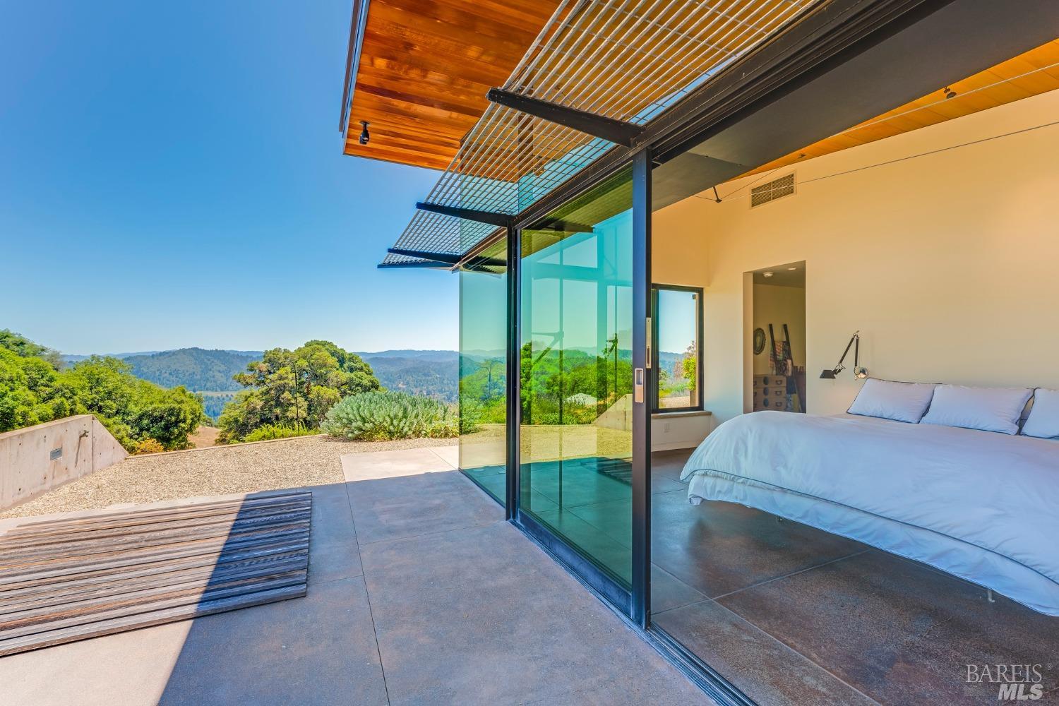 Detail Gallery Image 22 of 65 For 24000 Fig Tree Ln, Yorkville,  CA 95494 - 3 Beds | 2/1 Baths