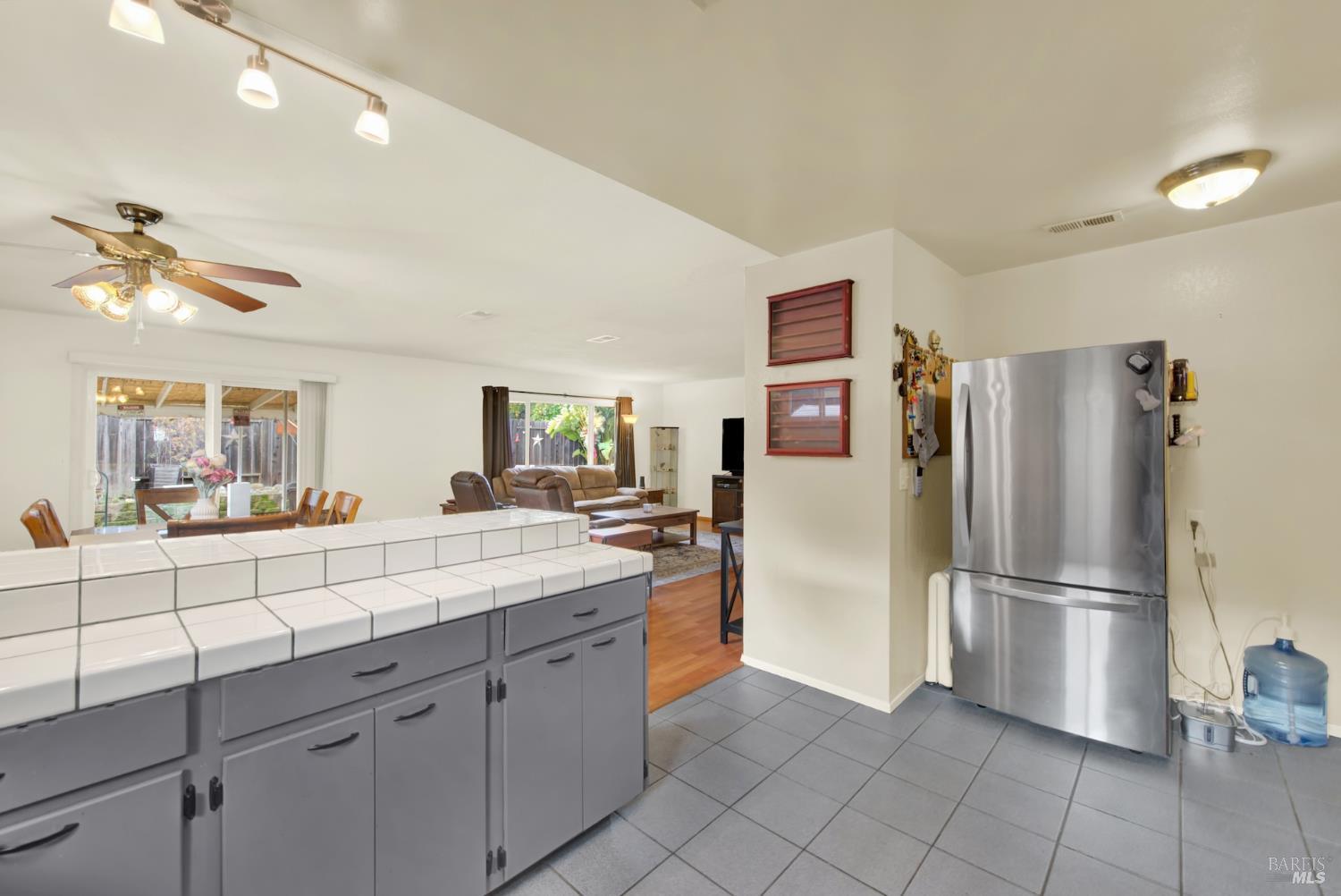 Detail Gallery Image 15 of 42 For 307 Trinity Dr, Vacaville,  CA 95687 - 3 Beds | 2 Baths