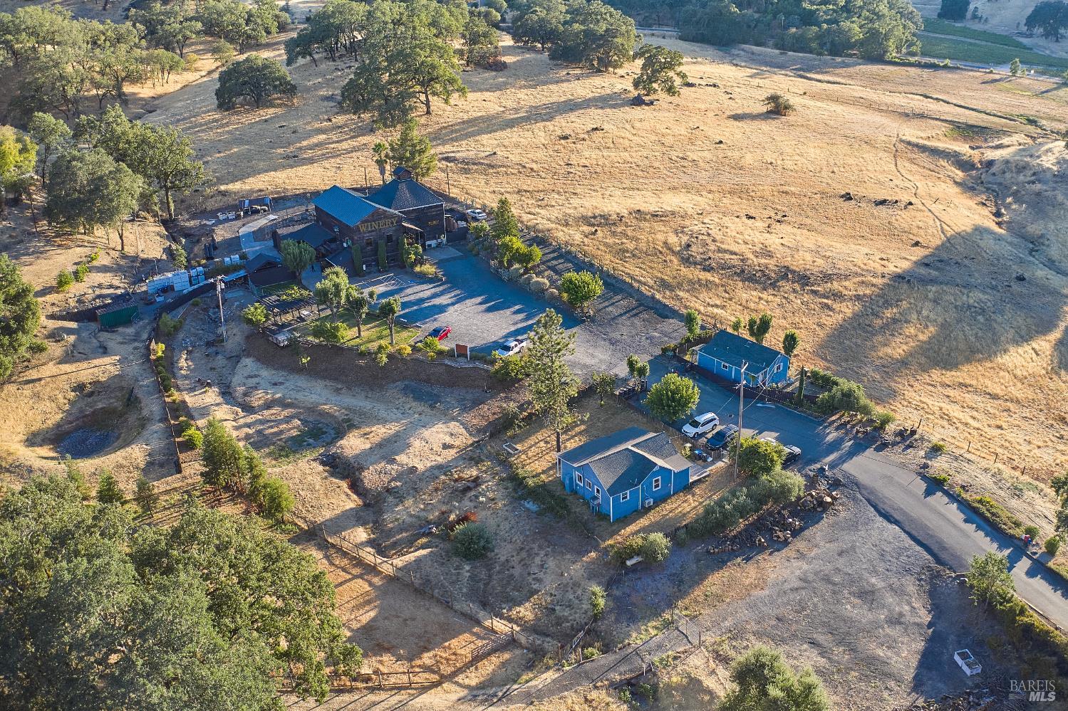 Detail Gallery Image 3 of 26 For 14600 S Highway 101, Hopland,  CA 95449 - – Beds | – Baths