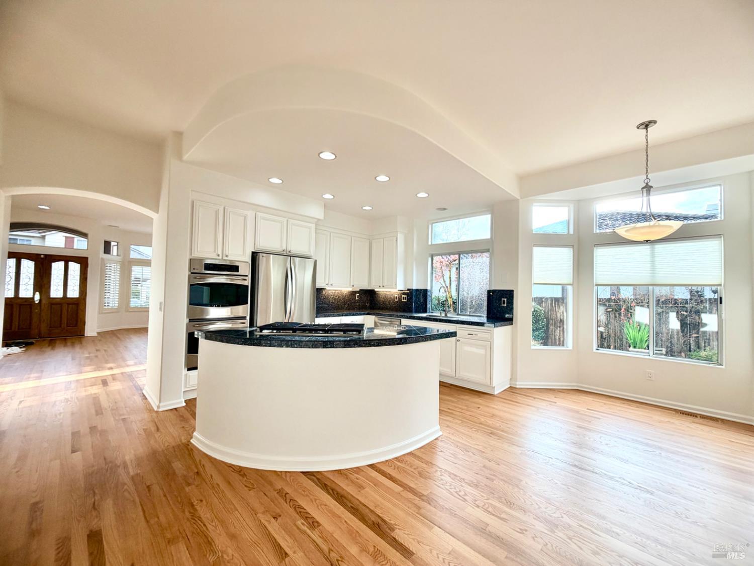 Detail Gallery Image 2 of 31 For 1717 Brompton St, Petaluma,  CA 94954 - 3 Beds | 2 Baths