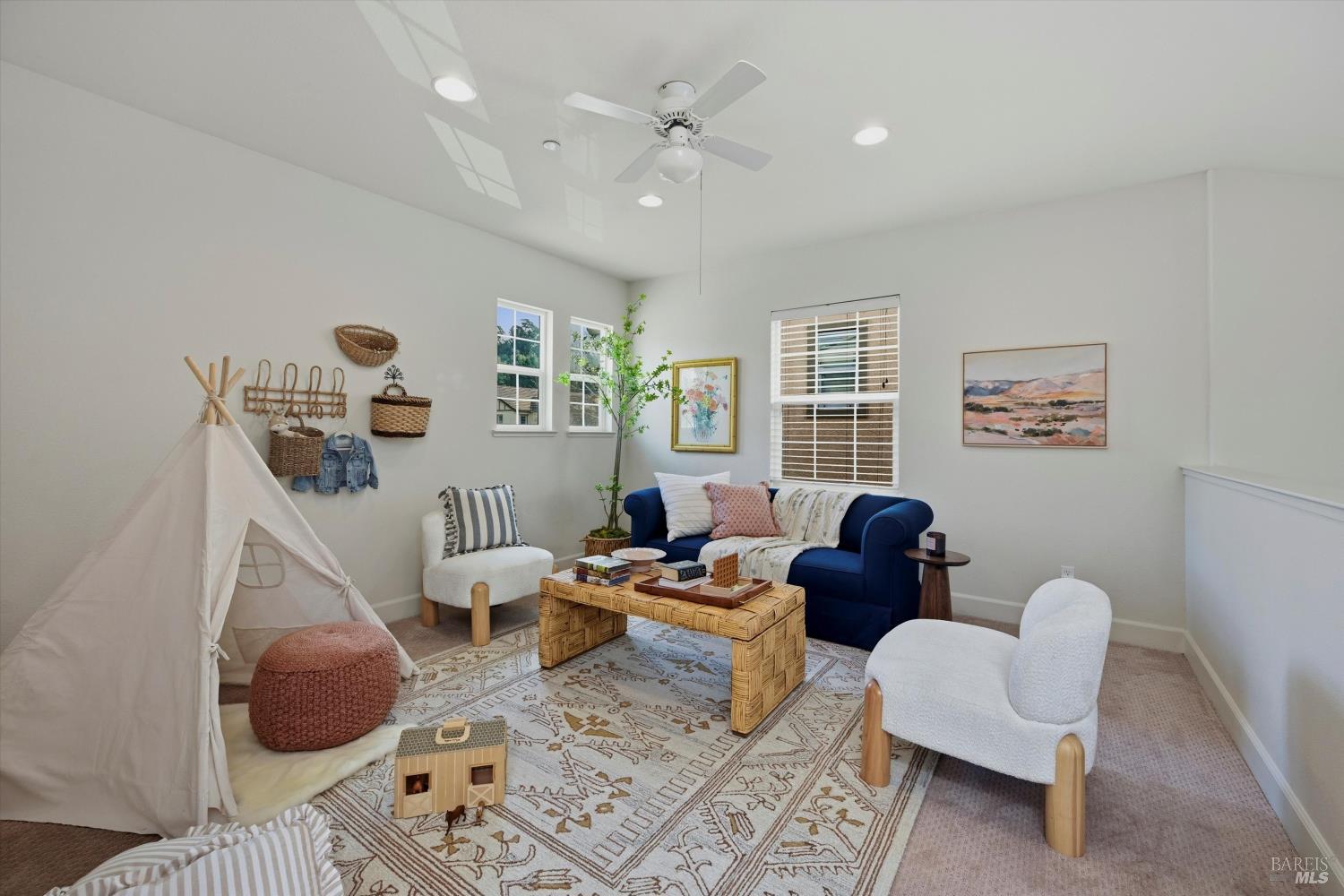 Detail Gallery Image 21 of 33 For 2017 Verbena Dr, Santa Rosa,  CA 95404 - 3 Beds | 2/1 Baths