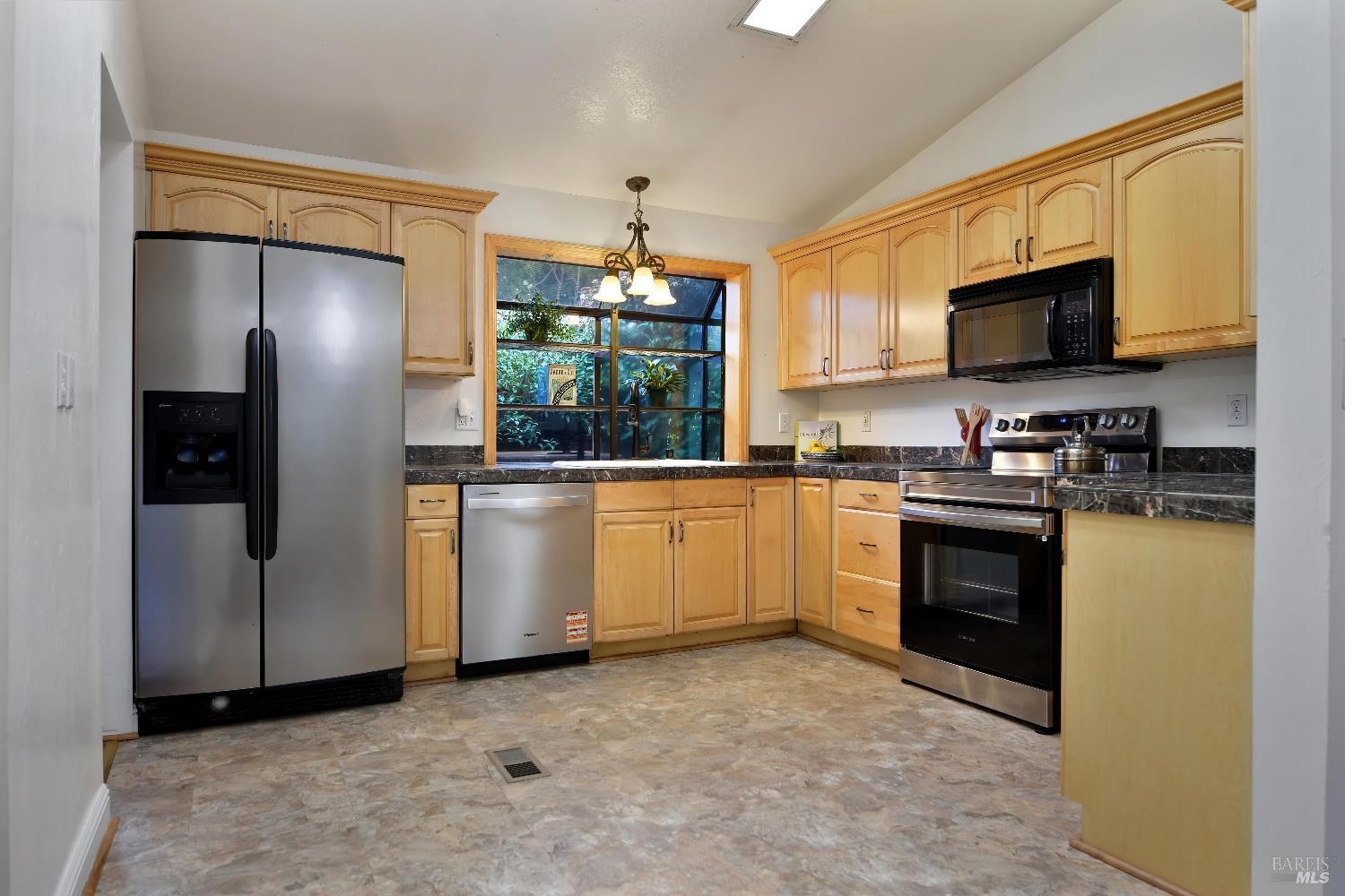 Detail Gallery Image 12 of 30 For 12 Del Rio Ct, Saint Helena,  CA 94574 - 2 Beds | 2 Baths