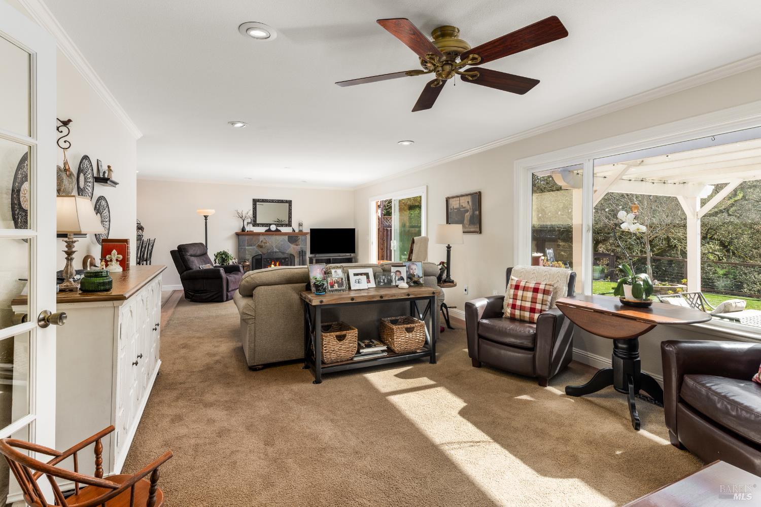 Detail Gallery Image 8 of 16 For 5960 Yerba Buena Rd, Santa Rosa,  CA 95409 - 4 Beds | 2/1 Baths