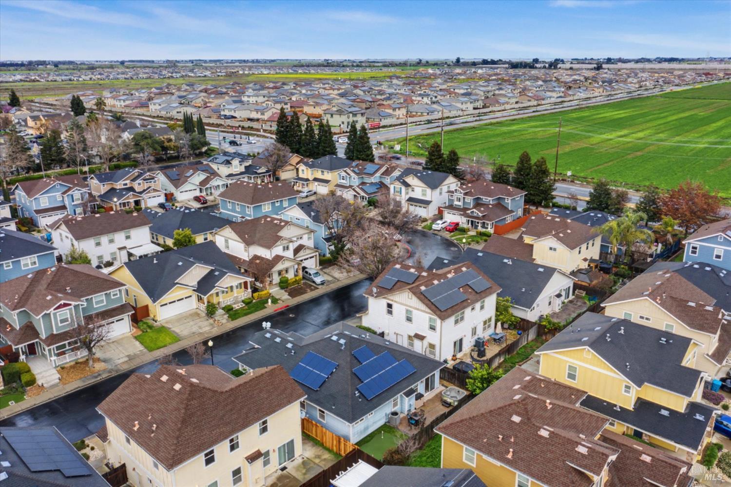 Detail Gallery Image 35 of 39 For 984 Countrywood Cir, Vacaville,  CA 95687 - 3 Beds | 2 Baths