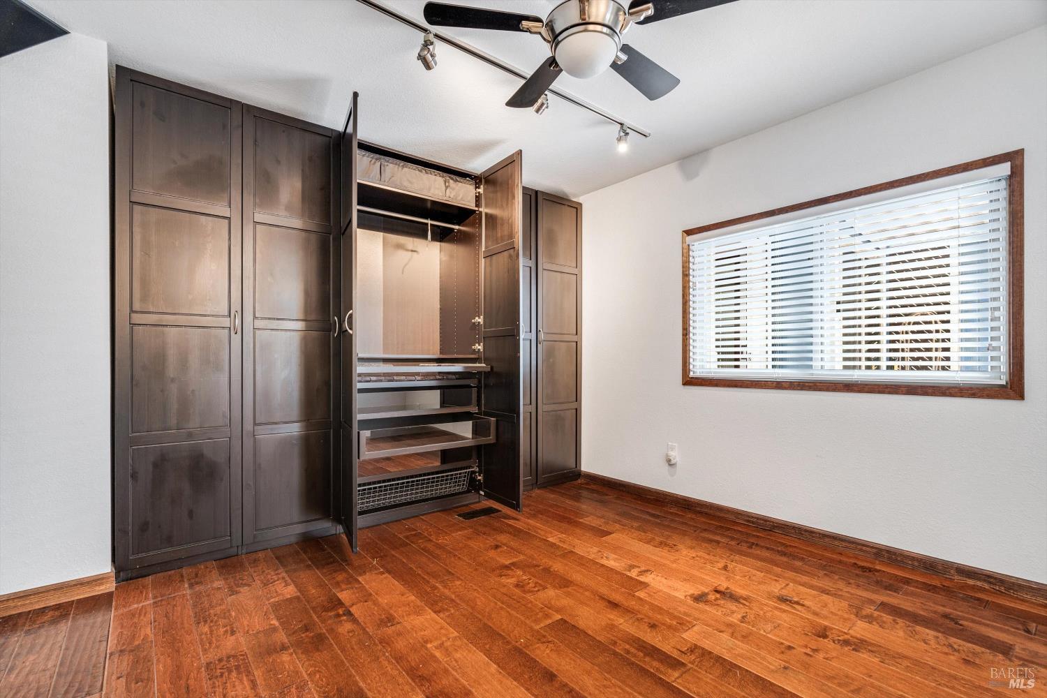 Detail Gallery Image 16 of 26 For 7 Michael Dr, Petaluma,  CA 94954 - 2 Beds | 2 Baths