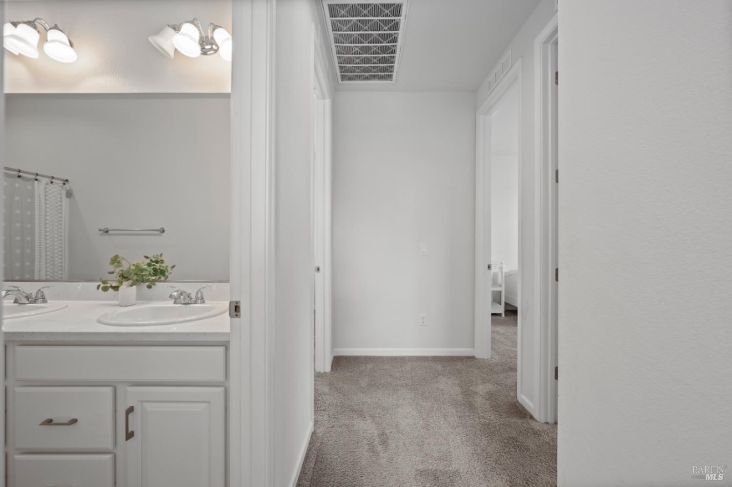 Detail Gallery Image 19 of 25 For 2148 Karen Pl, Rohnert Park,  CA 94928 - 4 Beds | 2/1 Baths