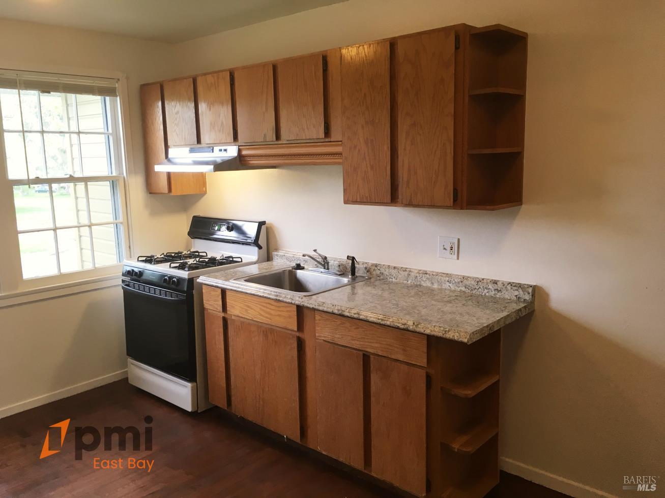 Detail Gallery Image 3 of 12 For 5 Rodgers St, Vallejo,  CA 94590 - 2 Beds | 1 Baths