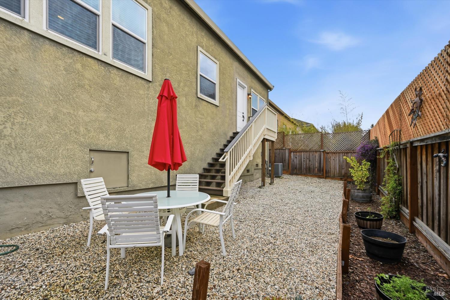 Detail Gallery Image 29 of 33 For 2017 Verbena Dr, Santa Rosa,  CA 95404 - 3 Beds | 2/1 Baths