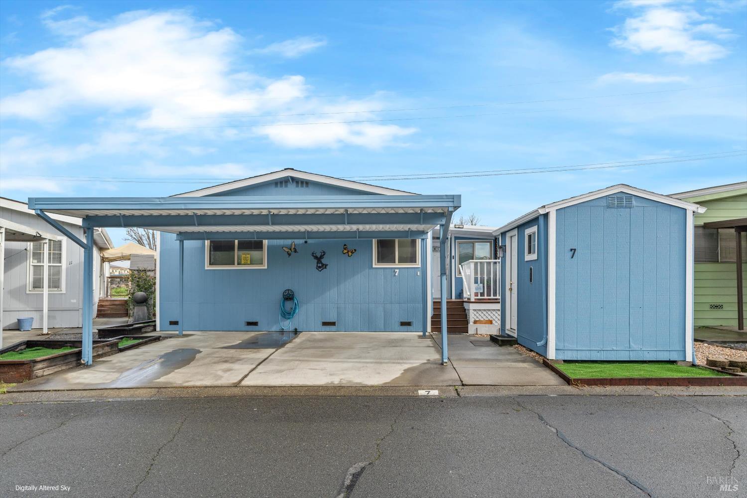 Detail Gallery Image 2 of 26 For 7 Michael Dr, Petaluma,  CA 94954 - 2 Beds | 2 Baths