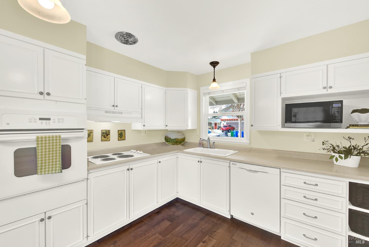 Detail Gallery Image 13 of 39 For 3654 Diablo St, Napa,  CA 94558 - 3 Beds | 2 Baths