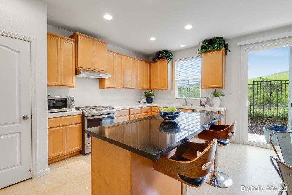 Detail Gallery Image 16 of 70 For 6606 Deerfield Dr, Vallejo,  CA 94591 - 4 Beds | 2/1 Baths