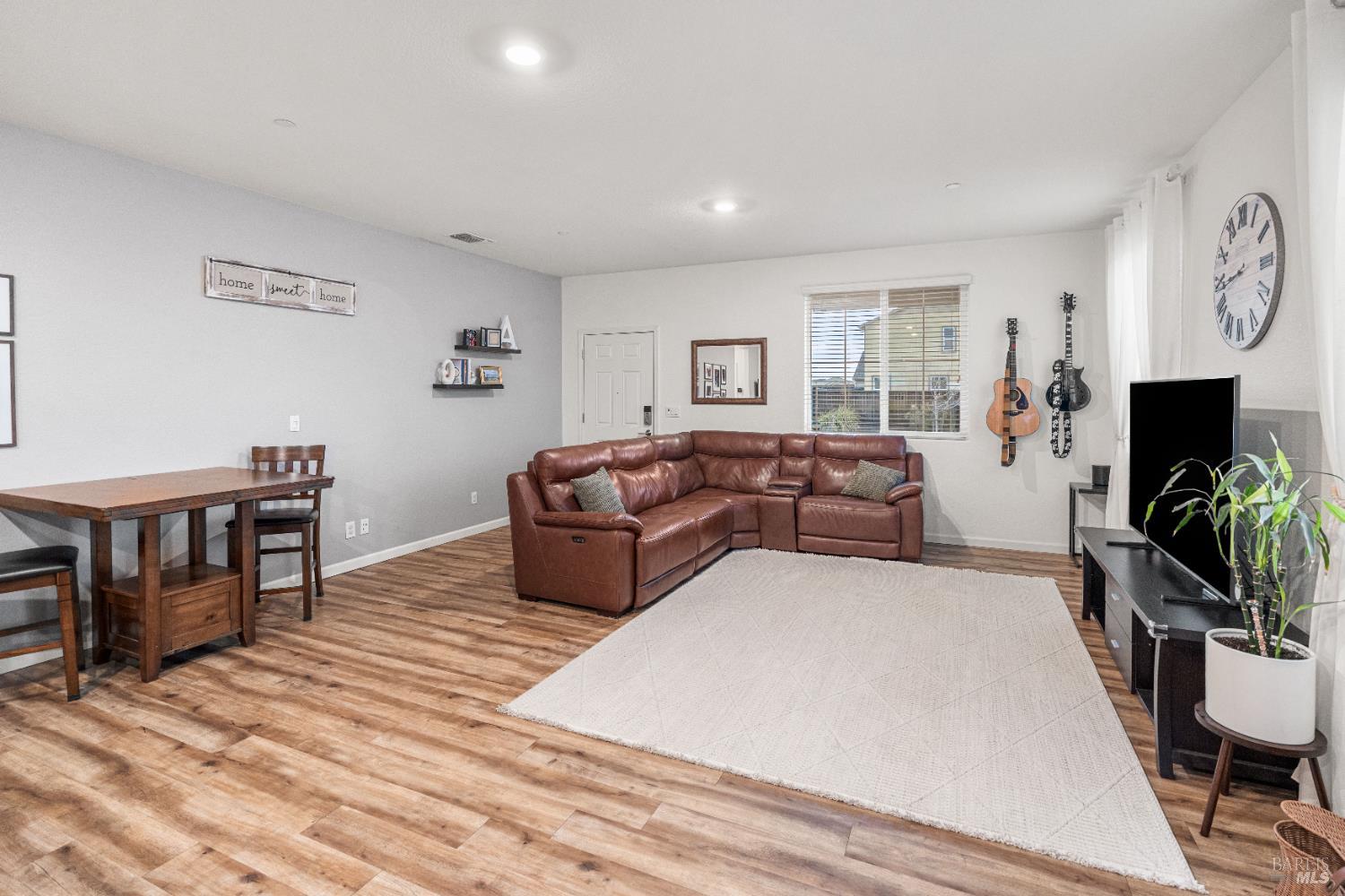 Detail Gallery Image 6 of 37 For 4725 Market Pl, Rio Vista,  CA 94571 - 4 Beds | 2/1 Baths