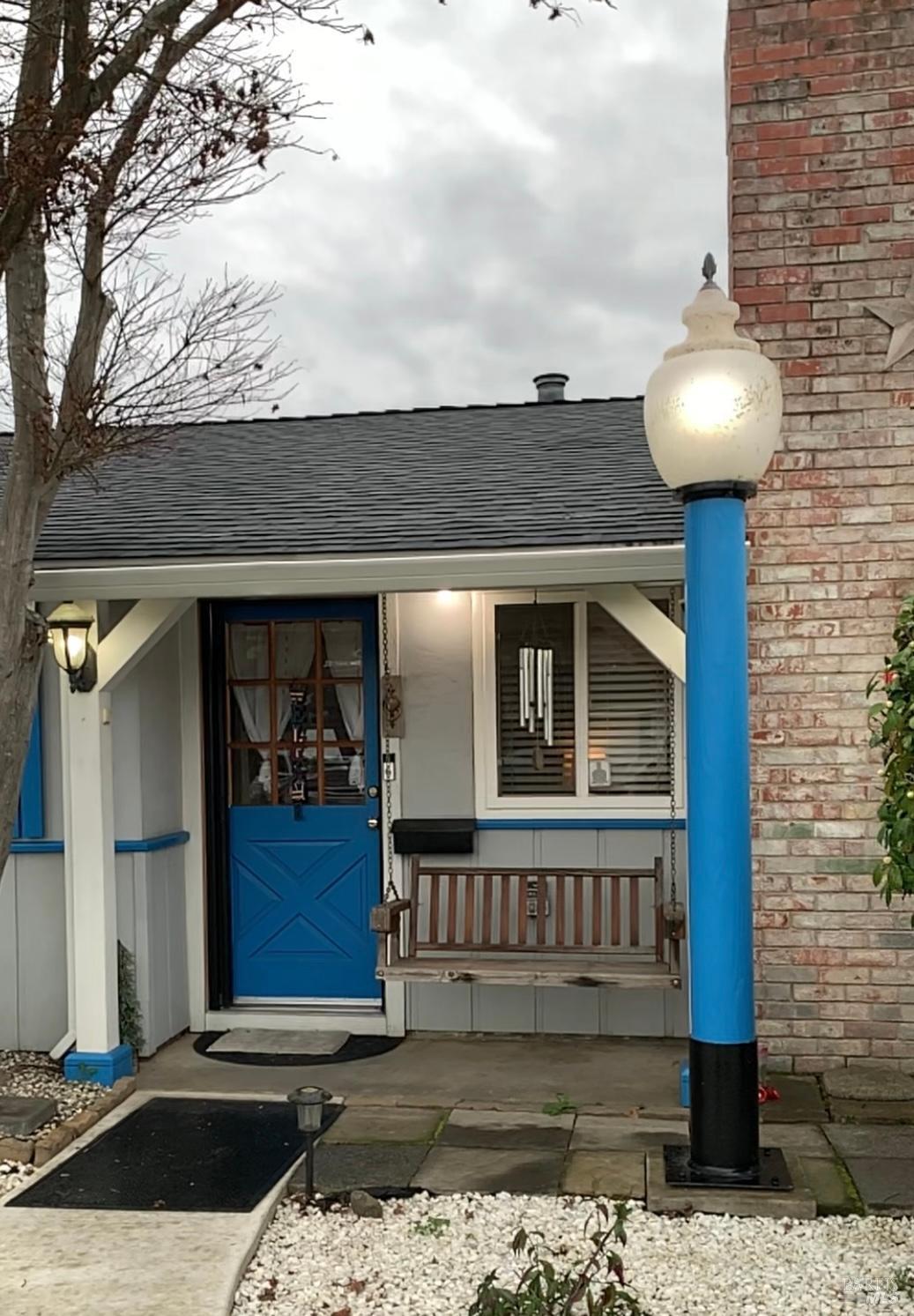 Detail Gallery Image 2 of 27 For 2581 Elm St, Napa,  CA 94558 - 3 Beds | 1 Baths