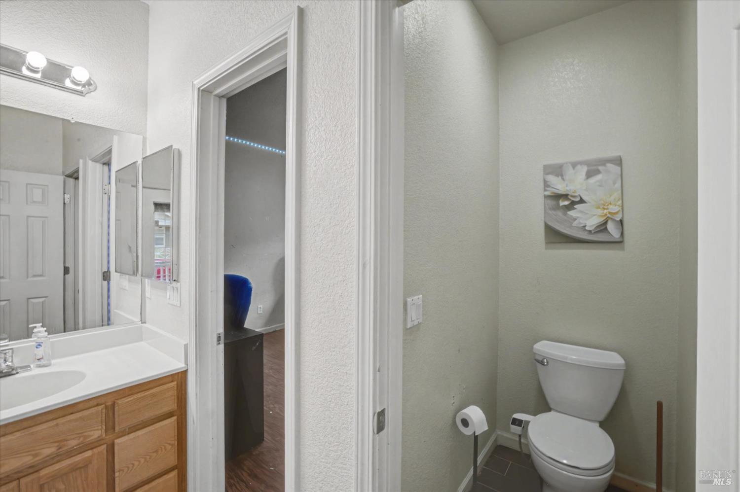 Detail Gallery Image 10 of 39 For 984 Countrywood Cir, Vacaville,  CA 95687 - 3 Beds | 2 Baths
