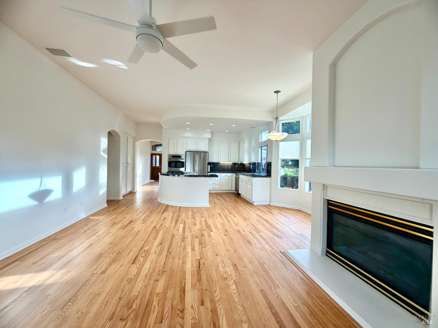 Detail Gallery Image 6 of 31 For 1717 Brompton St, Petaluma,  CA 94954 - 3 Beds | 2 Baths