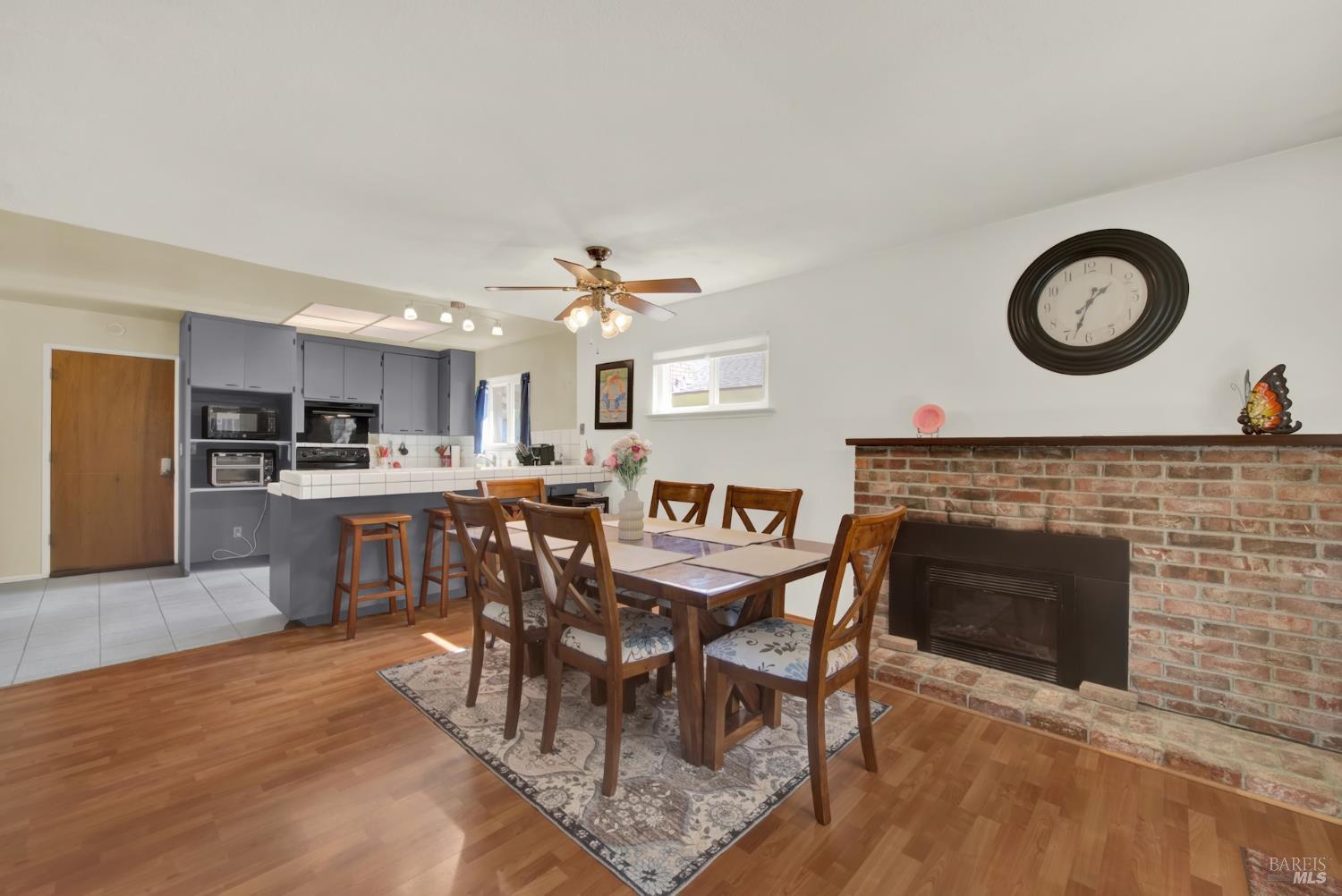 Detail Gallery Image 10 of 42 For 307 Trinity Dr, Vacaville,  CA 95687 - 3 Beds | 2 Baths