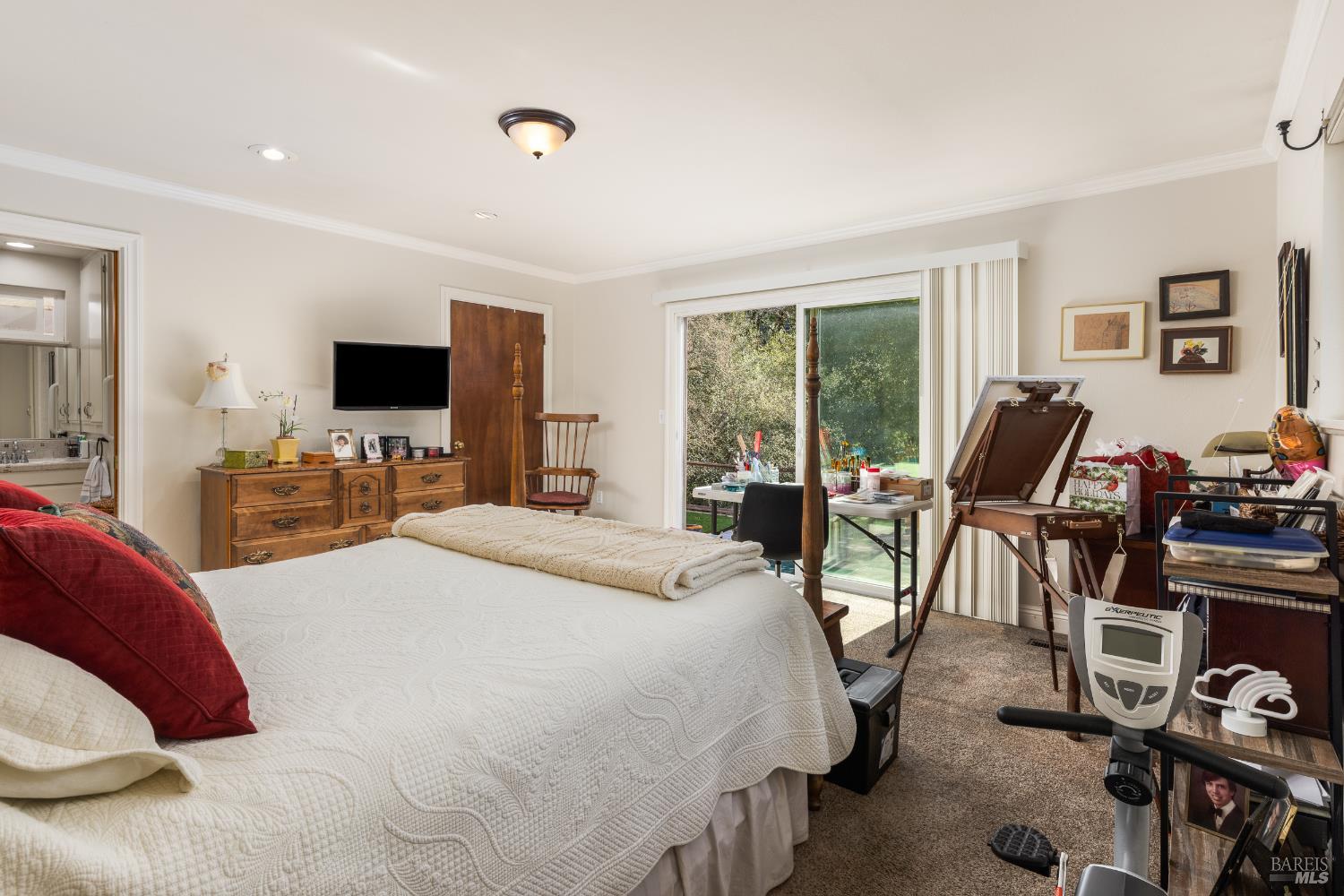 Detail Gallery Image 11 of 16 For 5960 Yerba Buena Rd, Santa Rosa,  CA 95409 - 4 Beds | 2/1 Baths