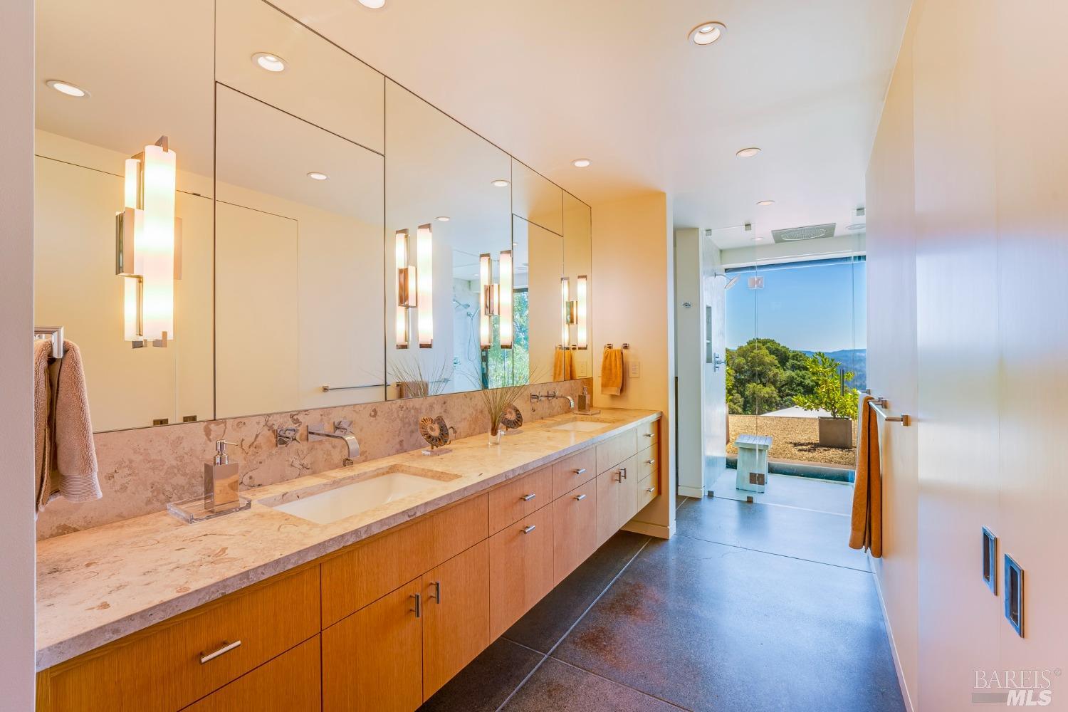 Detail Gallery Image 23 of 65 For 24000 Fig Tree Ln, Yorkville,  CA 95494 - 3 Beds | 2/1 Baths