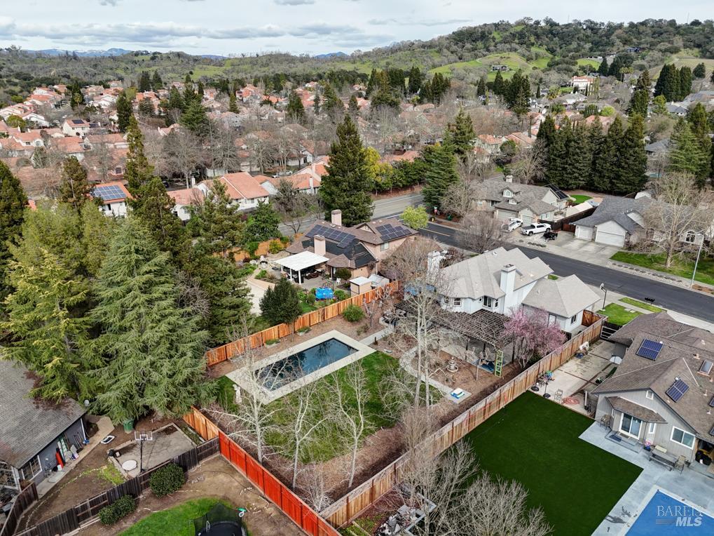 Detail Gallery Image 68 of 70 For 9475 Victoria Ln, Windsor,  CA 95492 - 5 Beds | 3 Baths