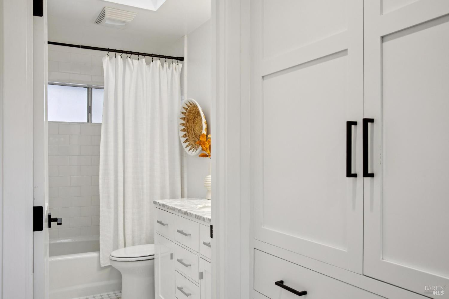 Detail Gallery Image 21 of 36 For 602 Chapman Dr, Corte Madera,  CA 94925 - 4 Beds | 3 Baths