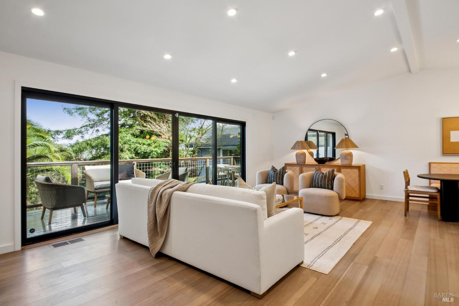 Detail Gallery Image 4 of 36 For 602 Chapman Dr, Corte Madera,  CA 94925 - 4 Beds | 3 Baths