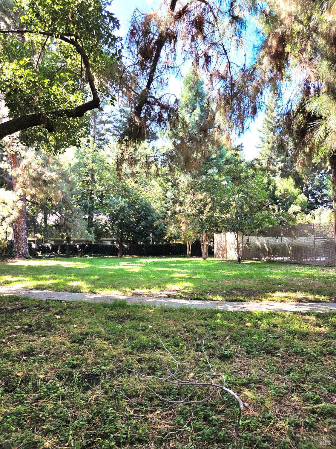 Detail Gallery Image 24 of 24 For 140 Del Rio Ct #4,  Vacaville,  CA 95687 - 3 Beds | 1 Baths