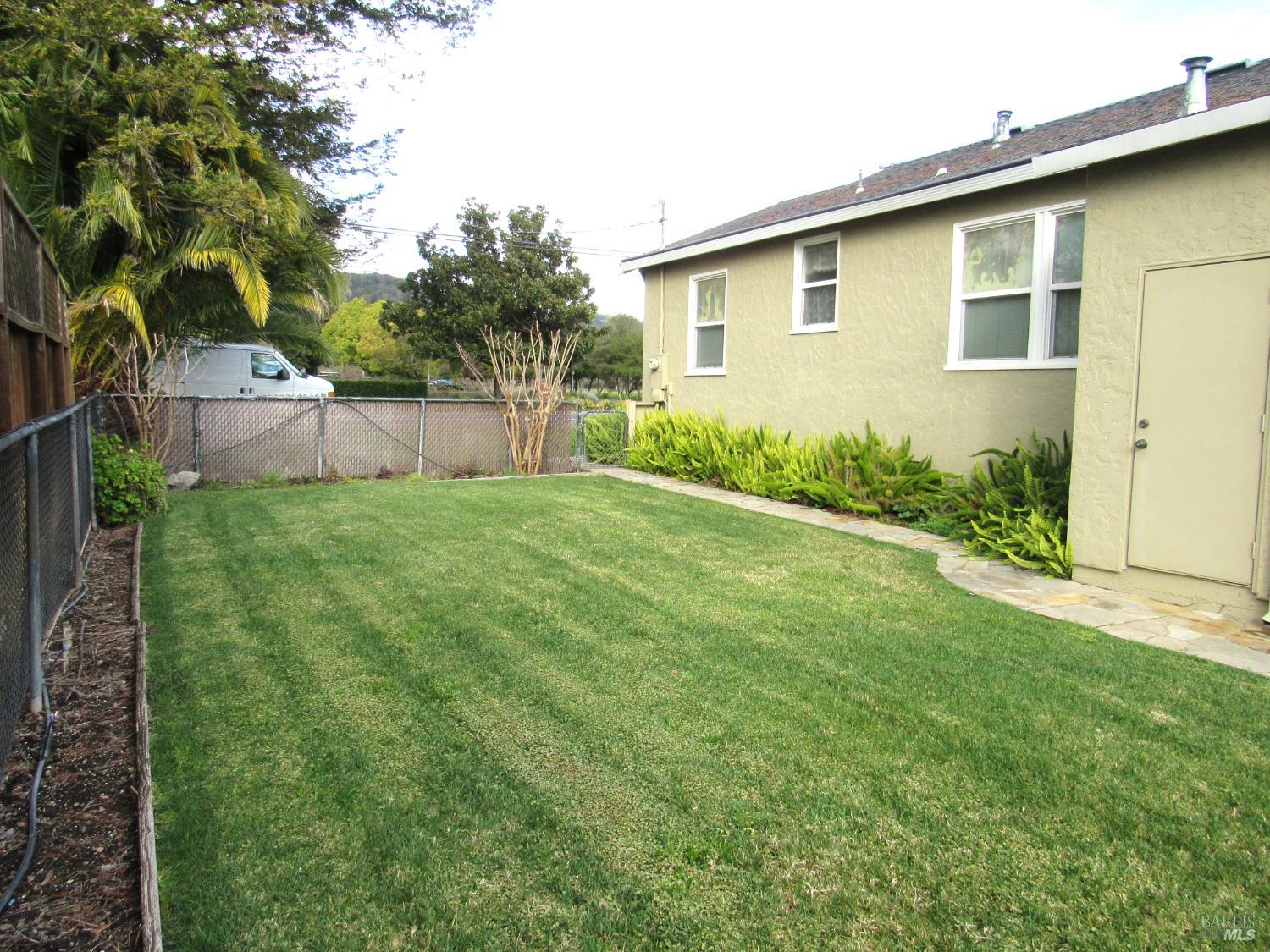 Detail Gallery Image 13 of 20 For 403 W Spain St, Sonoma,  CA 95476 - 2 Beds | 2 Baths