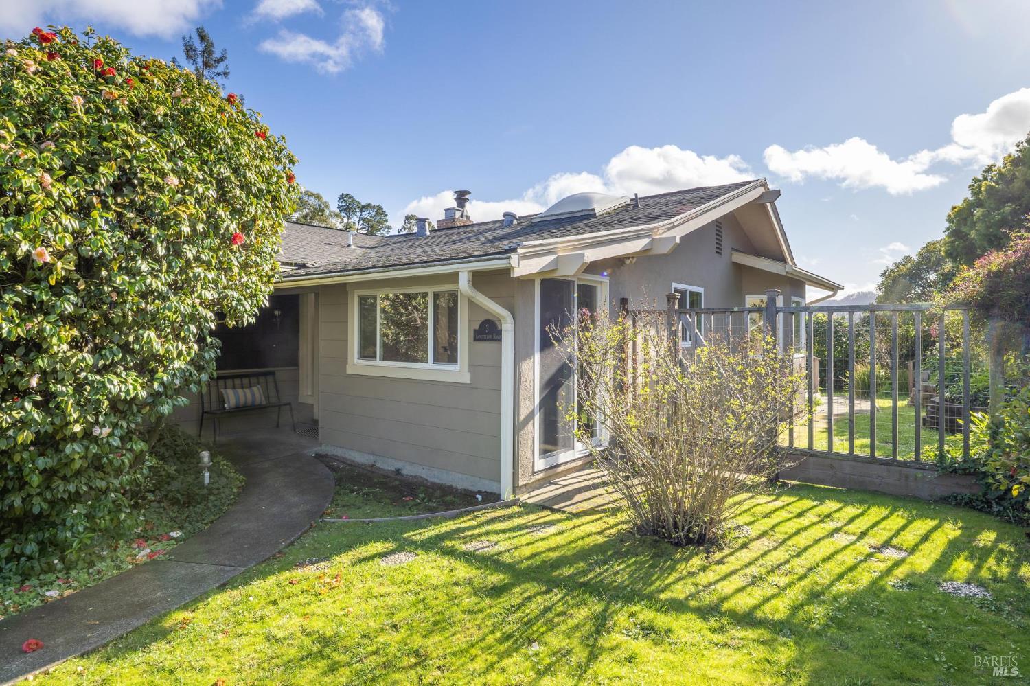 Detail Gallery Image 2 of 67 For 3 Longfellow Rd, Mill Valley,  CA 94941 - 4 Beds | 3 Baths