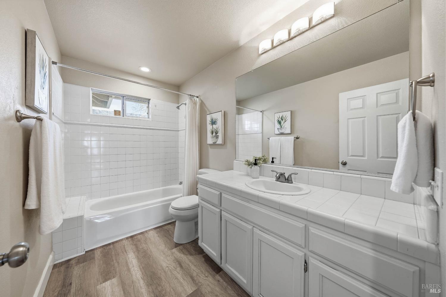 Detail Gallery Image 31 of 65 For 1448 Wild Oak Ct, Lakeport,  CA 95453 - 3 Beds | 2 Baths