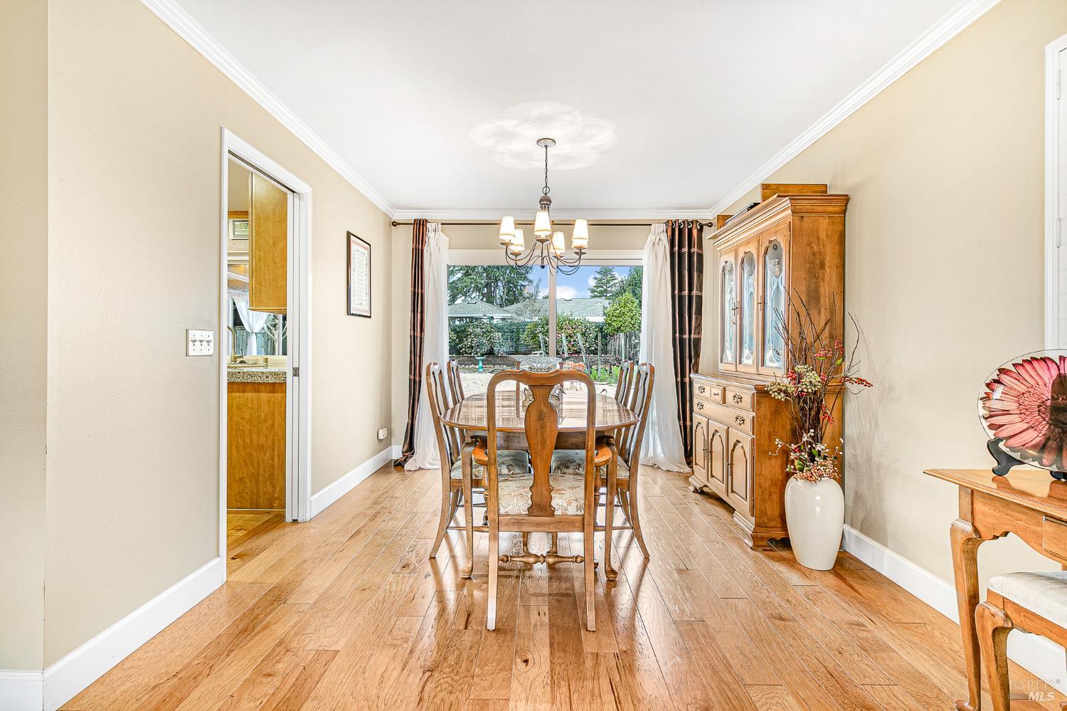 Detail Gallery Image 9 of 39 For 46 Autumn Leaf Dr, Santa Rosa,  CA 95409 - 2 Beds | 2 Baths