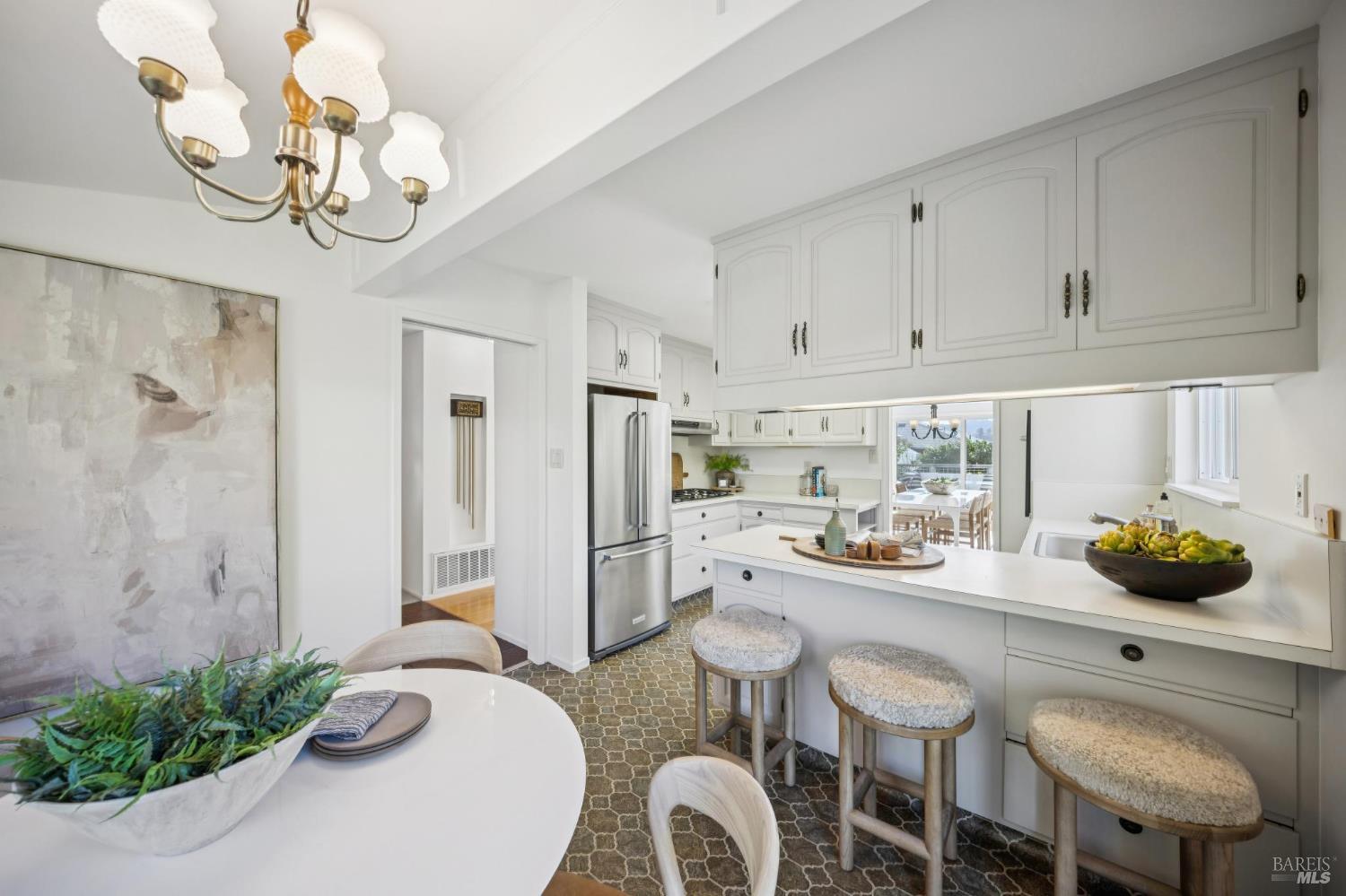 Detail Gallery Image 33 of 67 For 3 Longfellow Rd, Mill Valley,  CA 94941 - 4 Beds | 3 Baths